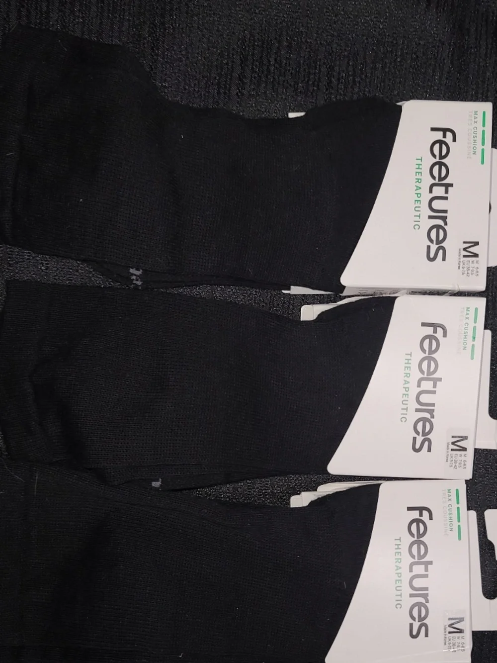 Feetures 3 pairs of black Therapeutic Max Cushion socks in size Medium  Unisex